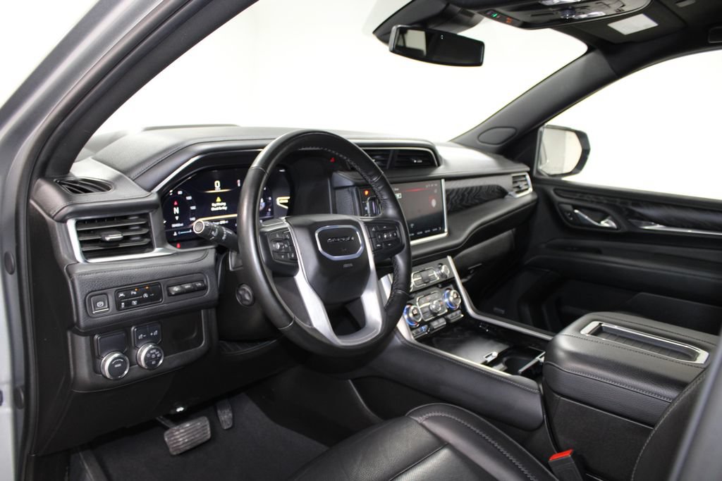 Used 2024 GMC Yukon XL Denali RWD image 26