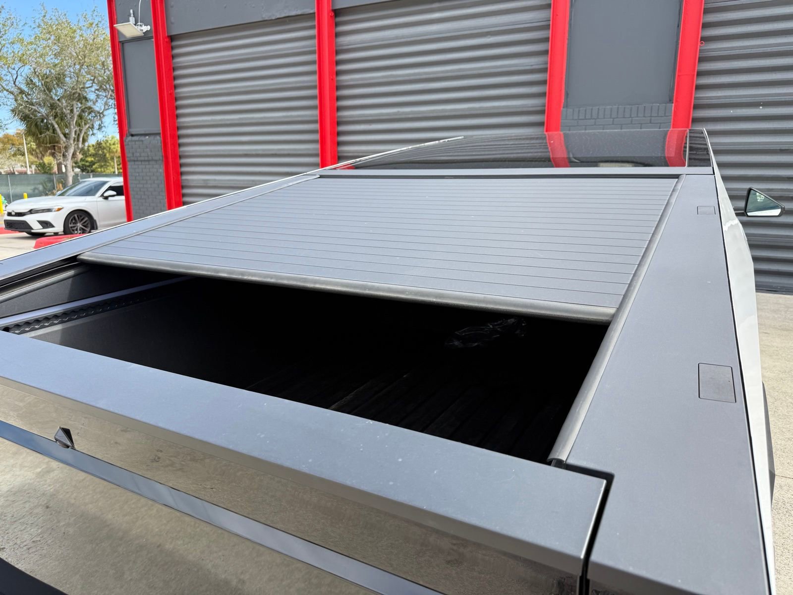 Used 2024 Tesla Cybertruck AWD Crew Cab image 23