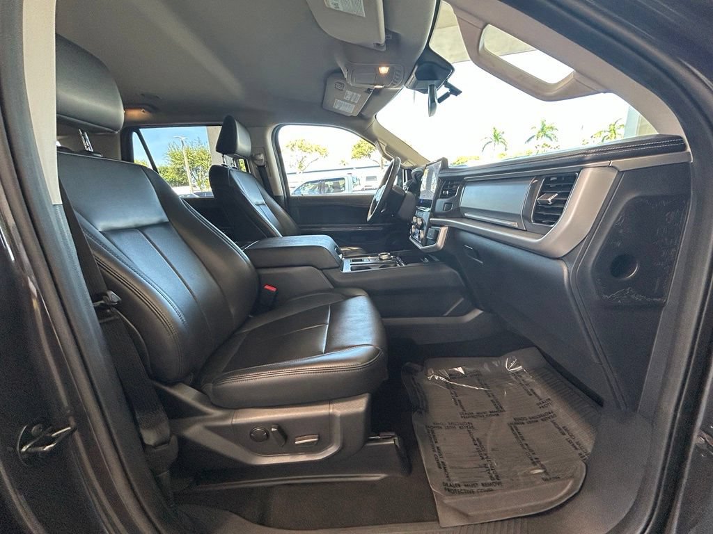 Certified 2024 Ford Expedition XLT RWD image 23