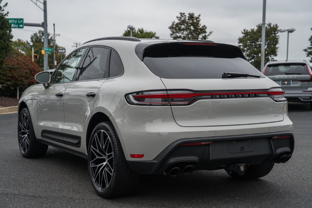 Used 2022 Porsche Macan AWD/4WD image 5