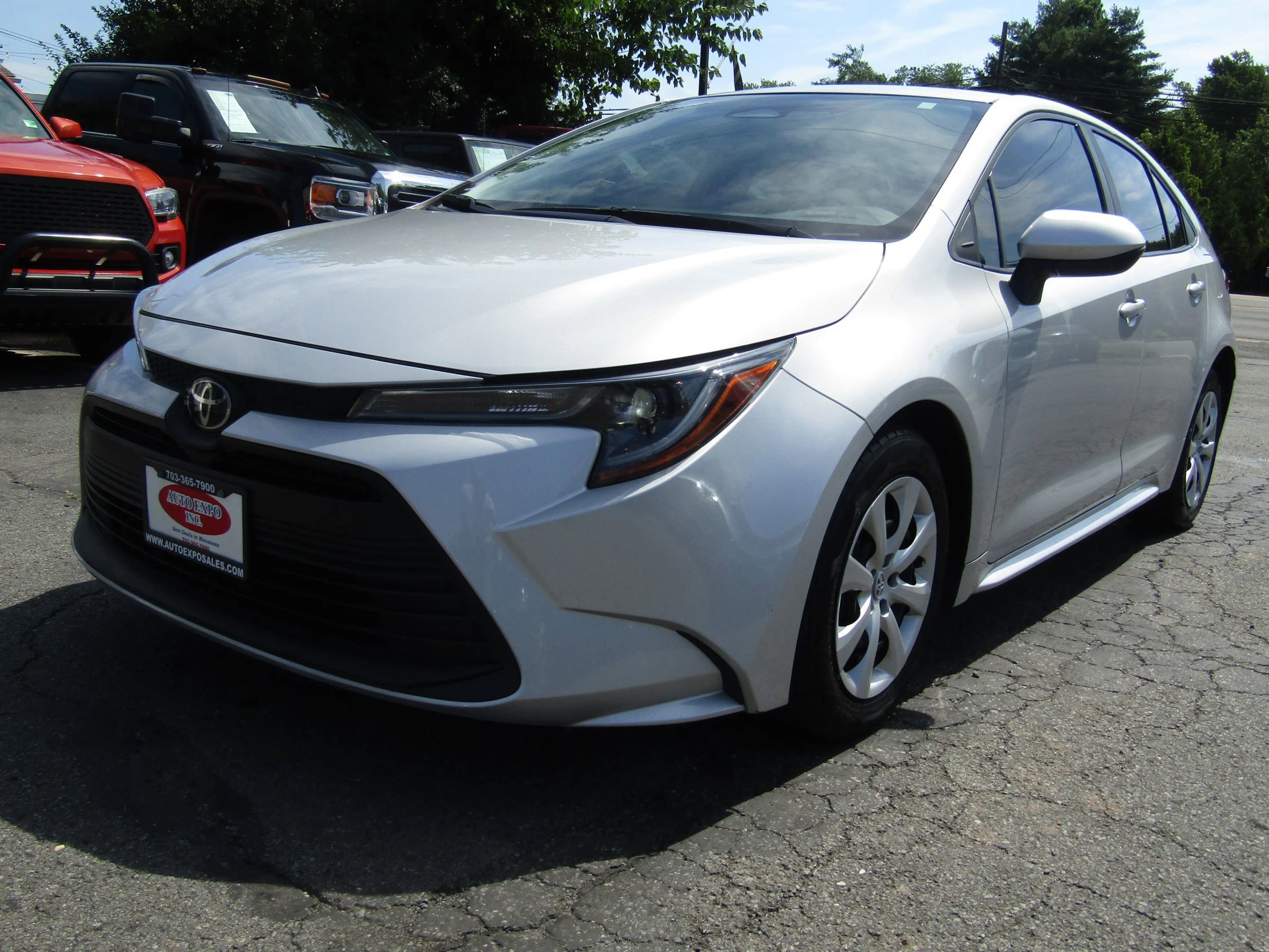 Used 2024 Toyota Corolla LE image 3