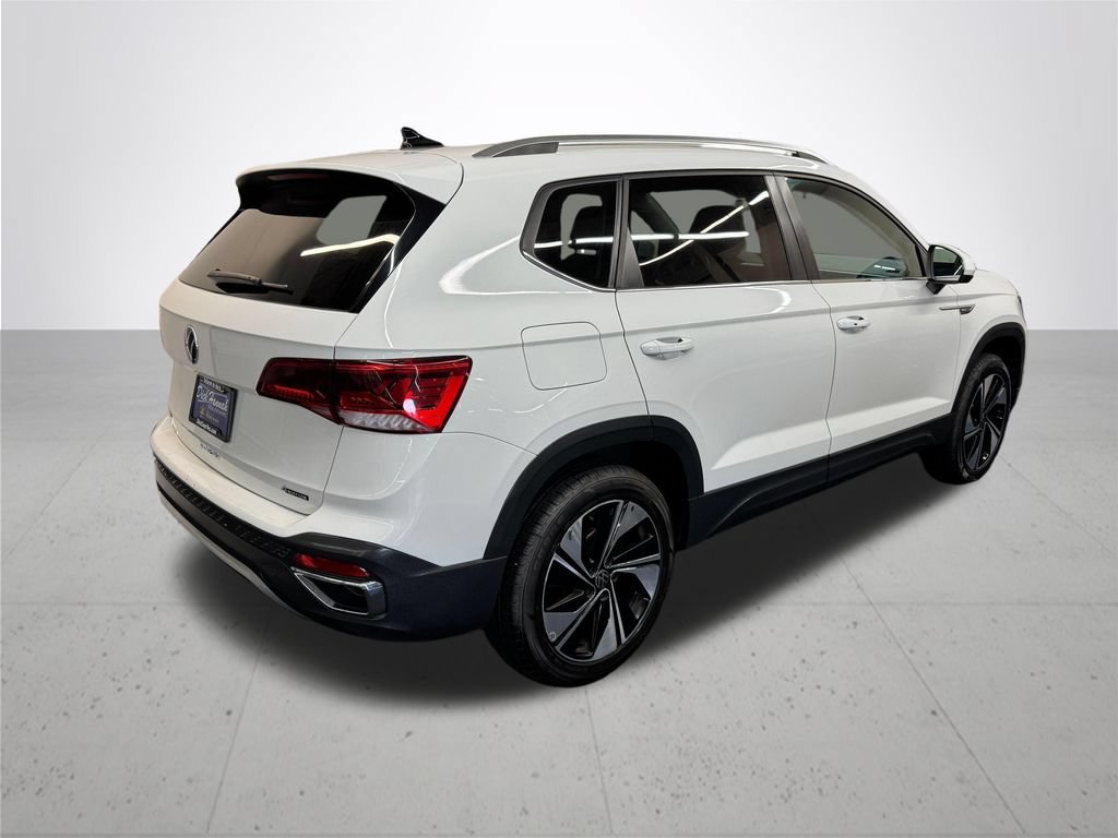 Used 2024 Volkswagen Taos SE AWD/4WD image 8