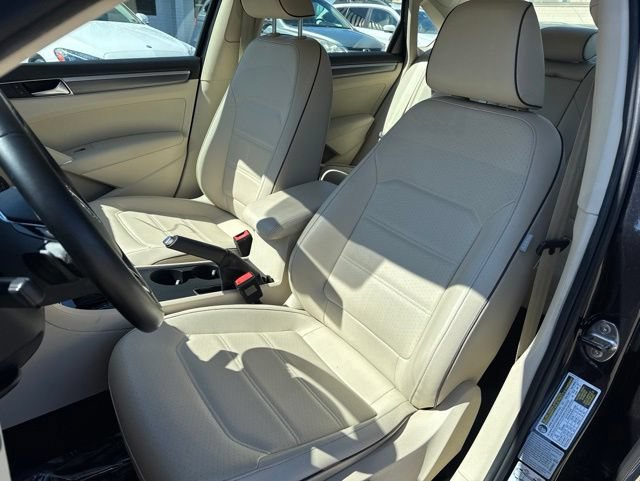 Used 2017 Volkswagen Passat 1.8T R-Line FWD image 8