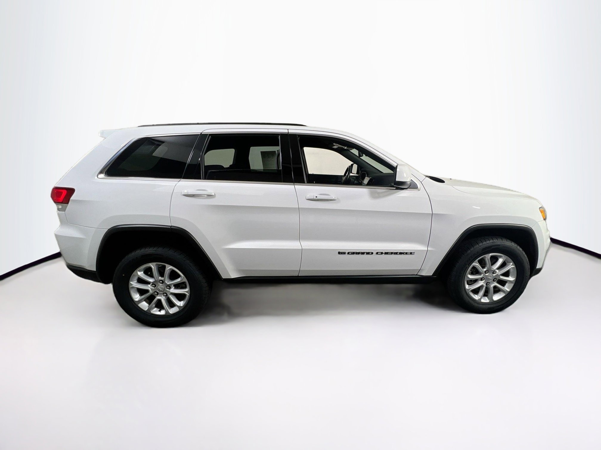 Used 2022 Jeep Grand Cherokee Laredo E w/ Security & Convenience Group image 4