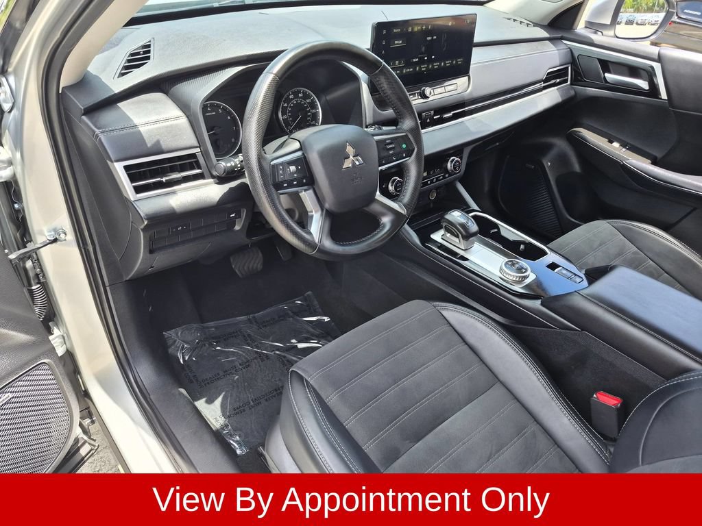 Used 2025 Mitsubishi Outlander SE AWD/4WD image 13