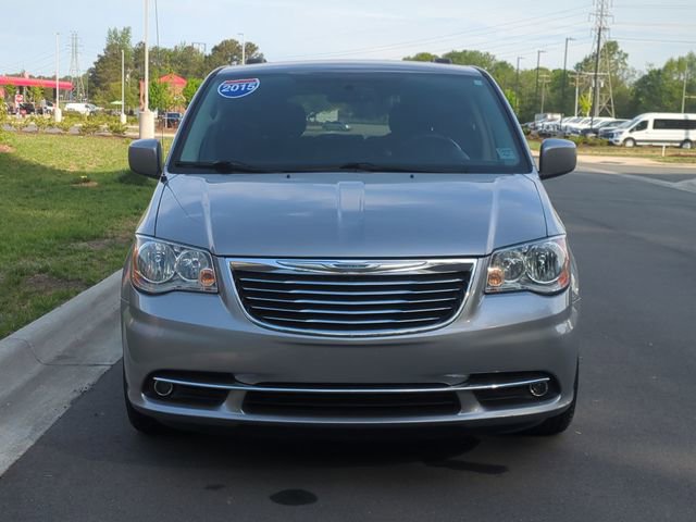 Used 2015 Chrysler Town & Country Touring w/ Driver Convenience Group image 16