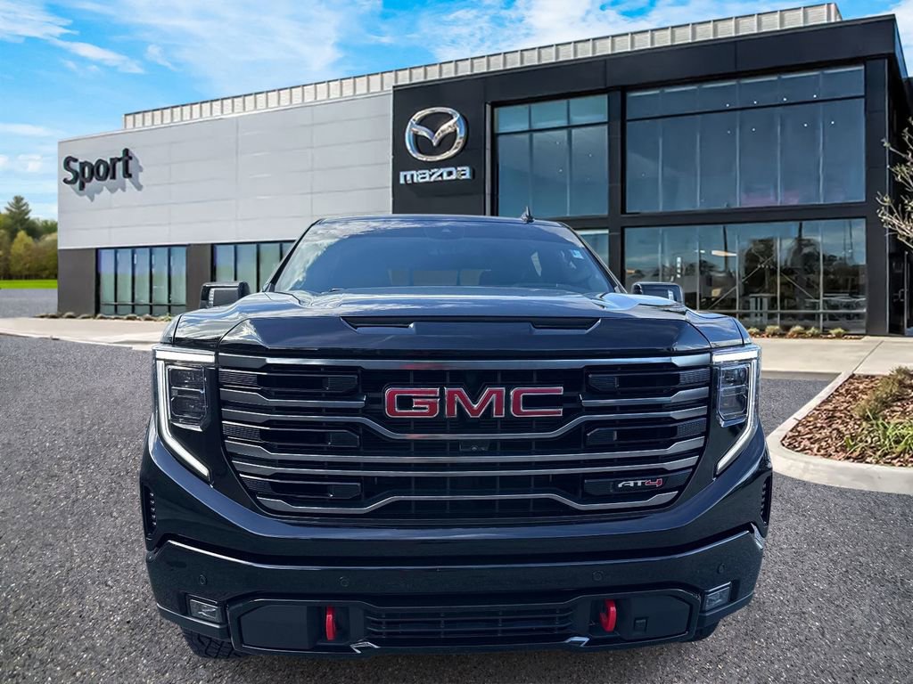 Used 2025 GMC Sierra 1500 AT4 w/ AT4 Premium Package AWD/4WD image 9