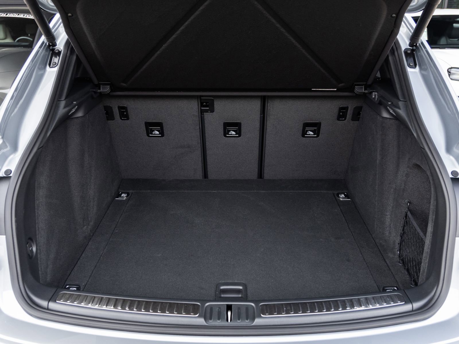 Used 2026 Porsche Macan image 37