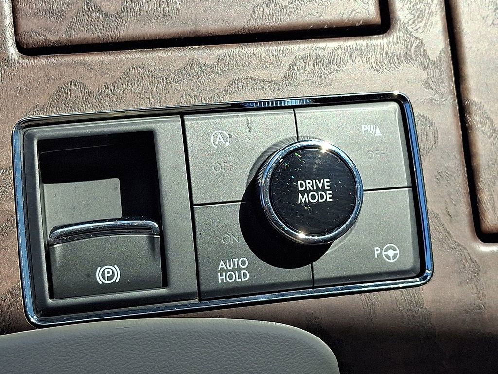 Used 2021 Lincoln Navigator Reserve w/ Luxury Package AWD/4WD image 31
