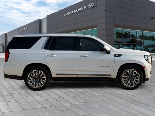 Used 2023 GMC Yukon Denali Ultimate AWD/4WD image 6