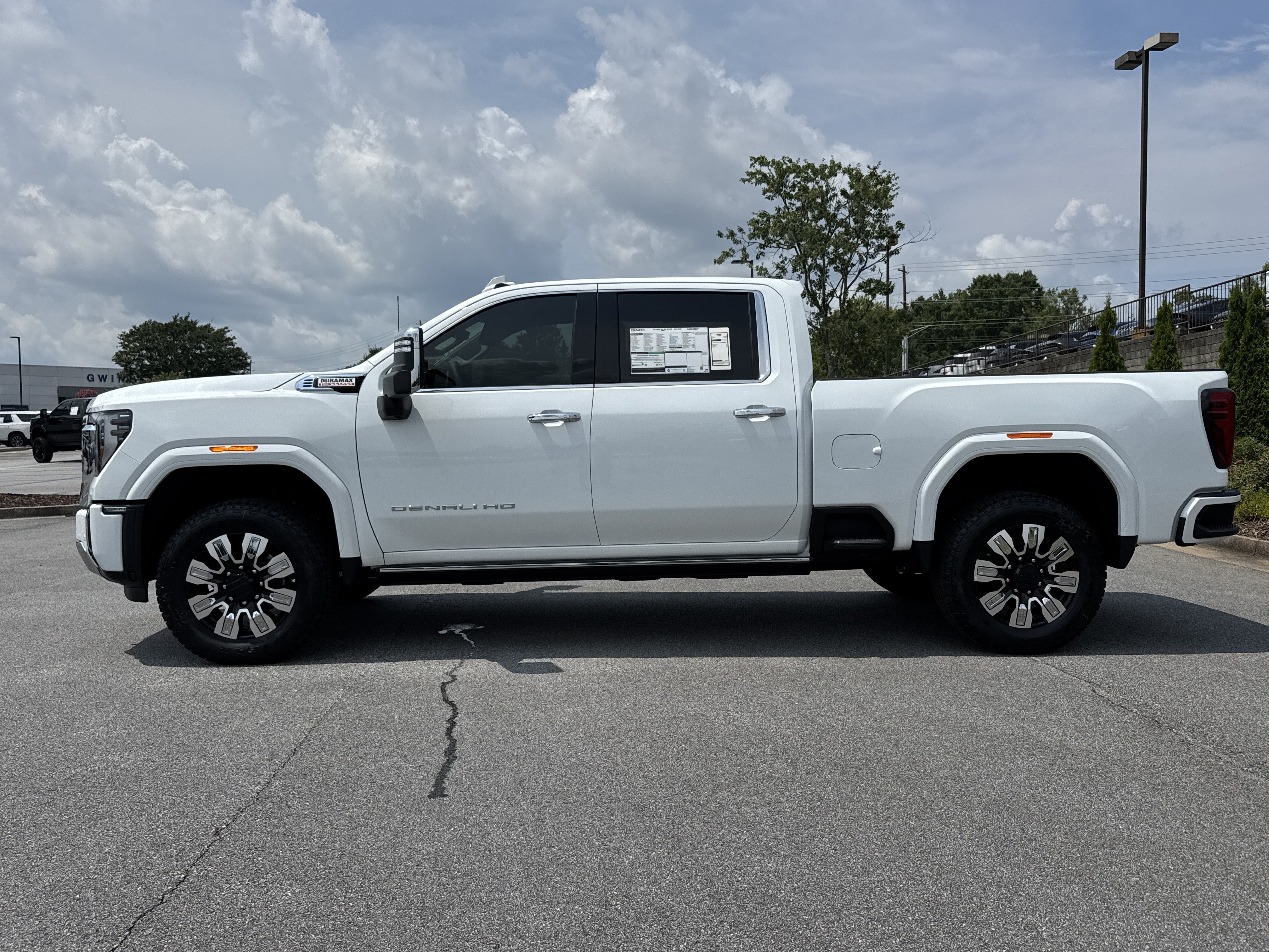 New 2026 GMC Sierra 2500 Denali w/ Denali Reserve Package AWD/4WD image 7