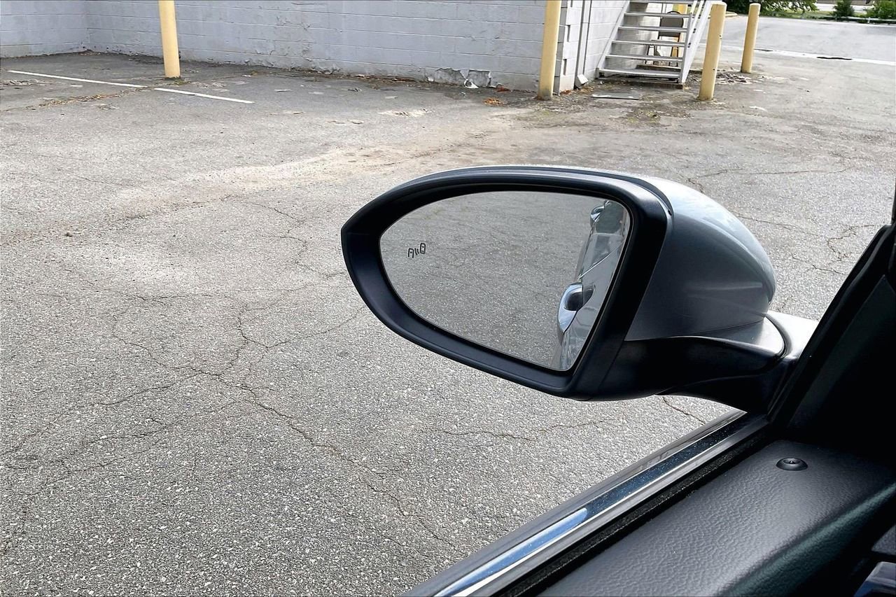 Used 2024 Volkswagen Jetta SE image 28