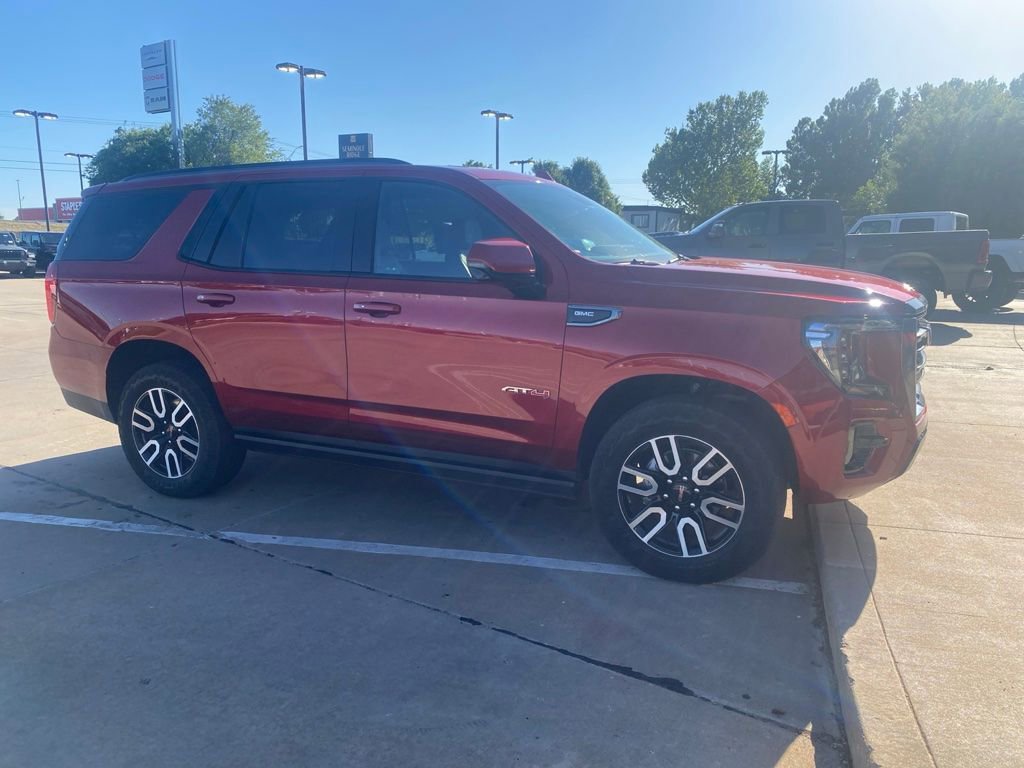Used 2024 GMC Yukon AT4 w/ Technology Package AWD/4WD image 1