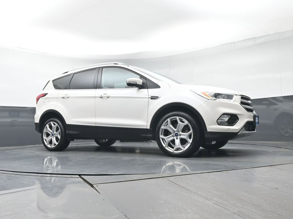 Used 2019 Ford Escape Titanium image 39