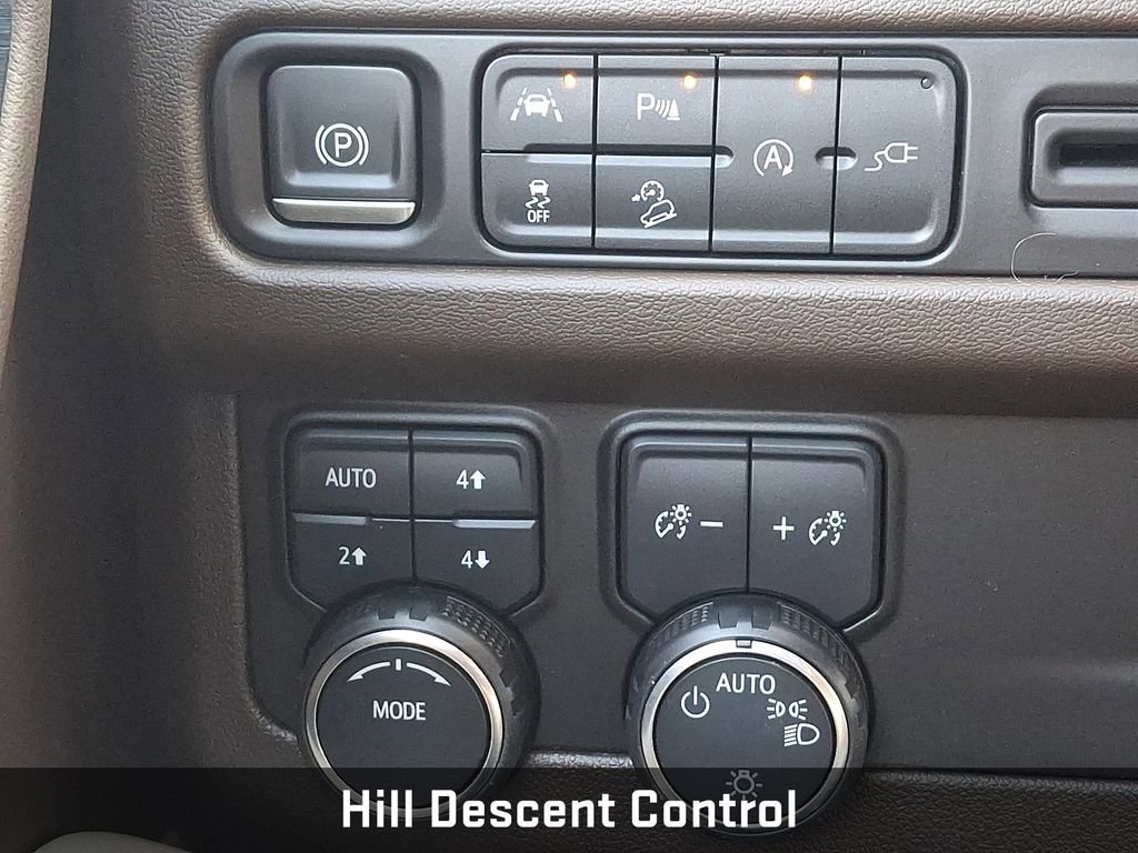 Used 2021 Chevrolet Tahoe Z71 w/ Luxury Package image 27