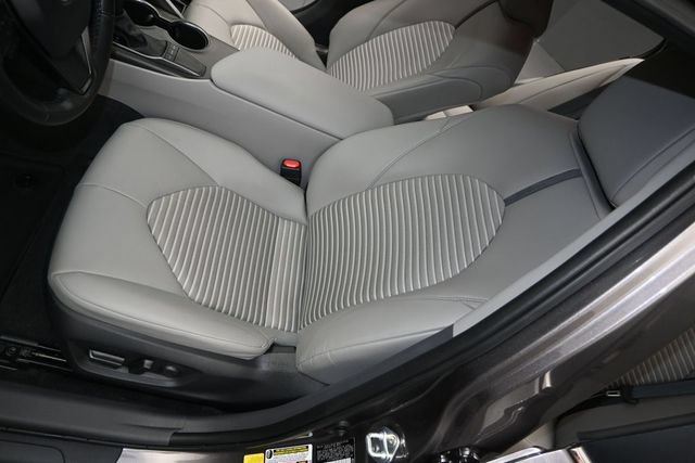 Used 2024 Toyota Camry SE w/ Convenience Package FWD image 11