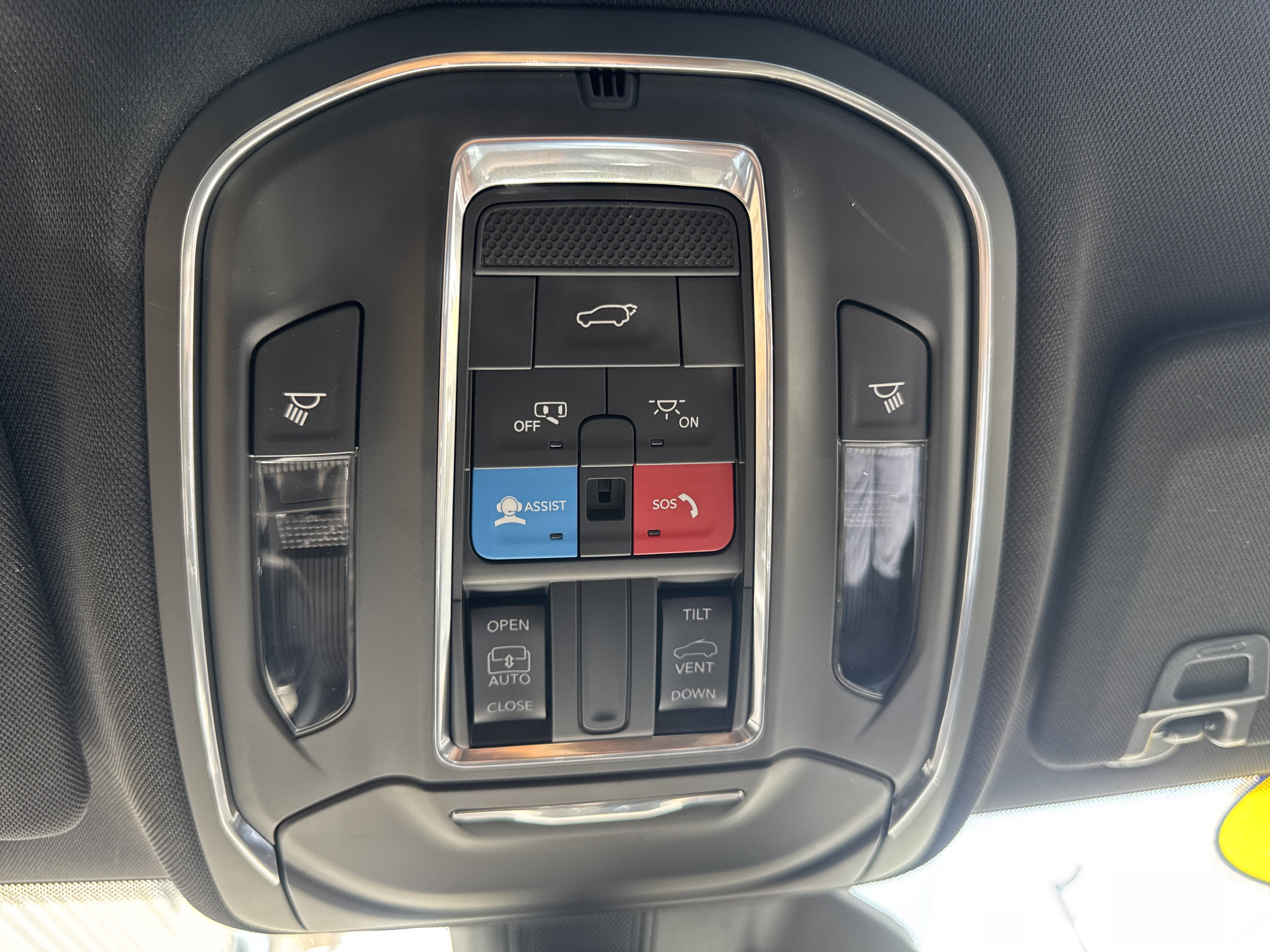 Used 2023 Jeep Grand Cherokee Altitude AWD/4WD image 21