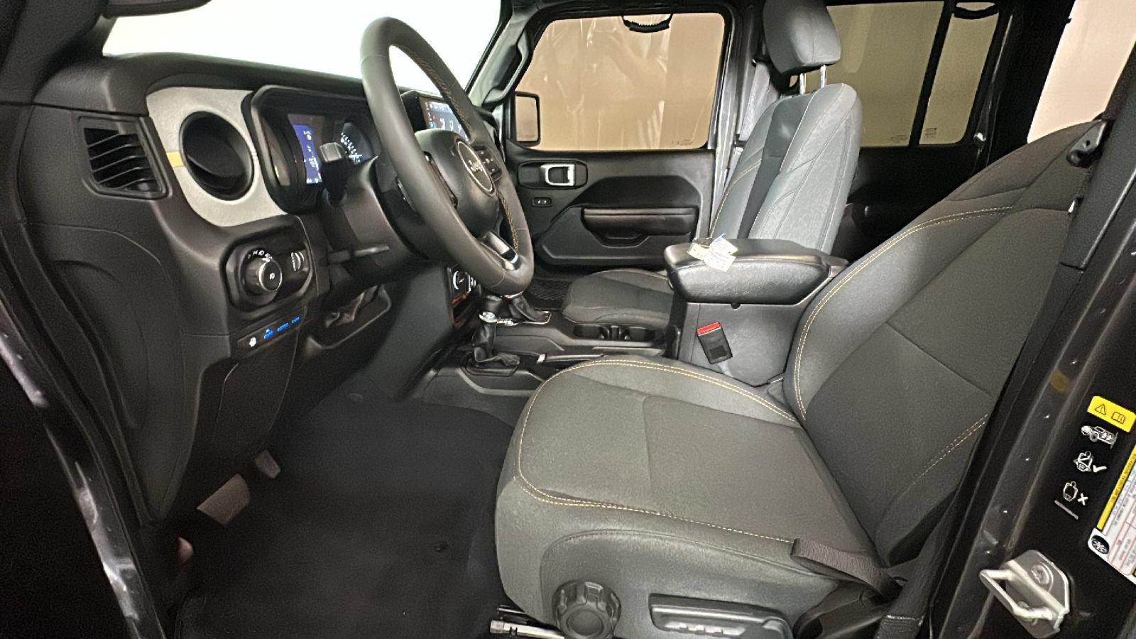 Used 2024 Jeep Wrangler Unlimited w/ Convenience Group AWD/4WD image 13