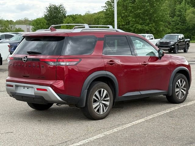 Used 2023 Nissan Pathfinder SL w/ Black Appearance Package image 6