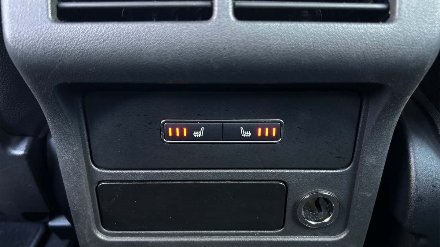 Used 2016 Jaguar XF R-Sport image 24