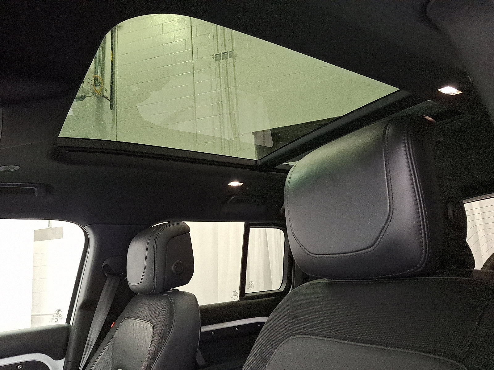 Certified 2023 Land Rover Defender 110 X-Dynamic SE image 14