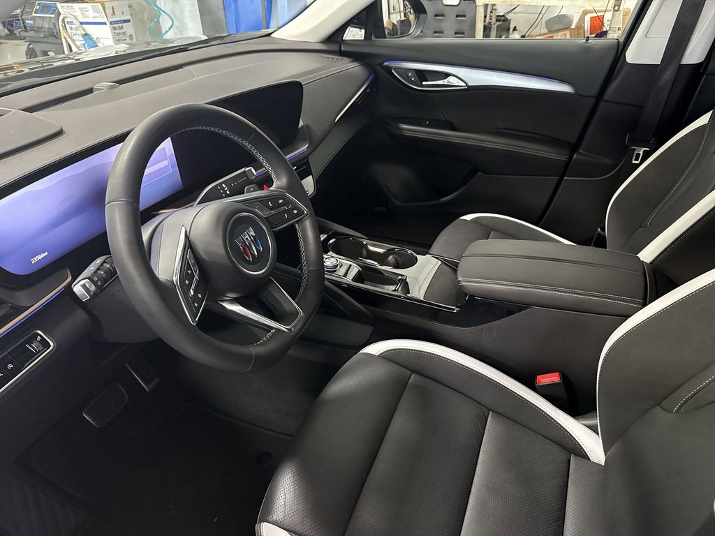 Certified 2025 Buick Envision Sport Touring image 26