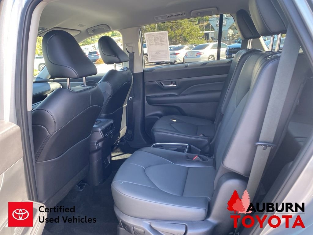 Used 2025 Toyota Grand Highlander AWD image 24