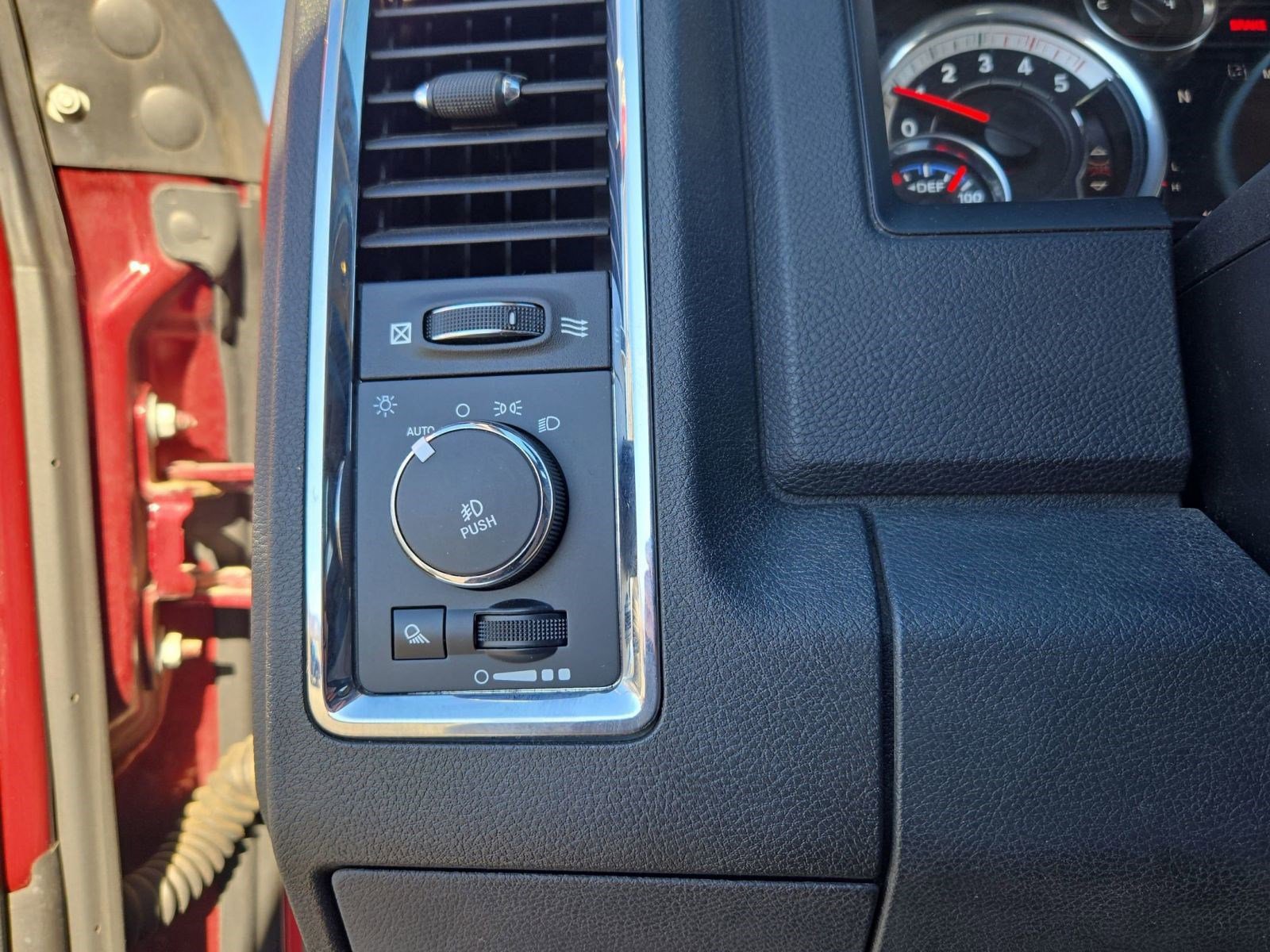 Used 2016 RAM 3500 Laramie w/ Convenience Group image 26