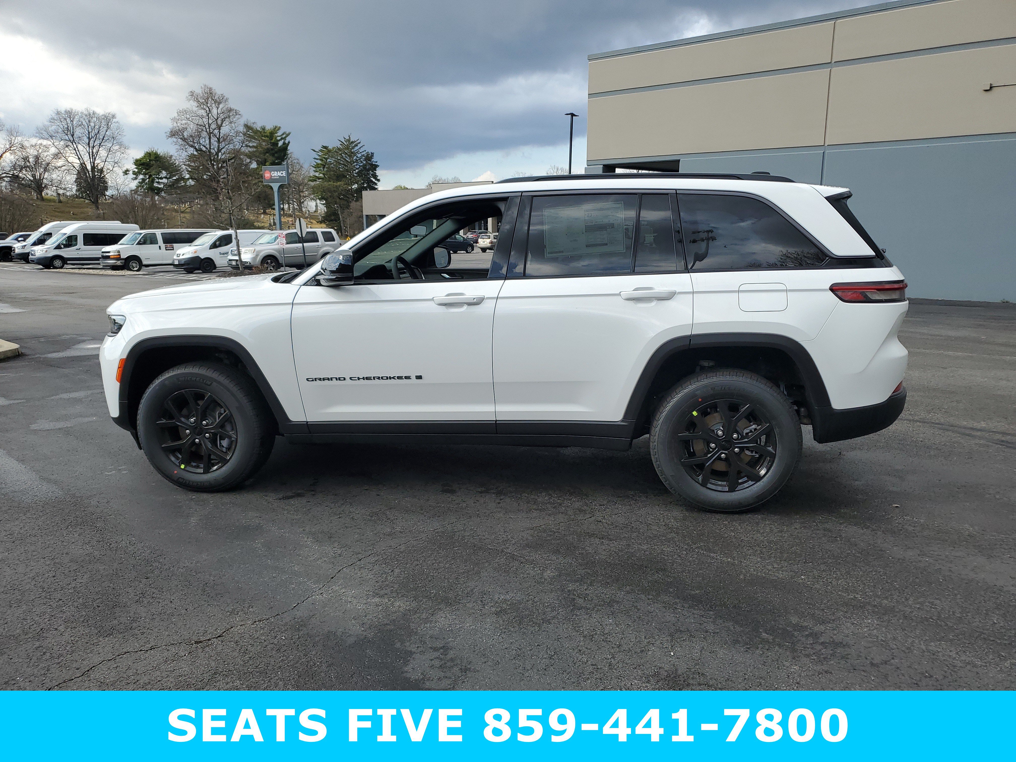 New 2026 Jeep Grand Cherokee Altitude AWD/4WD image 8