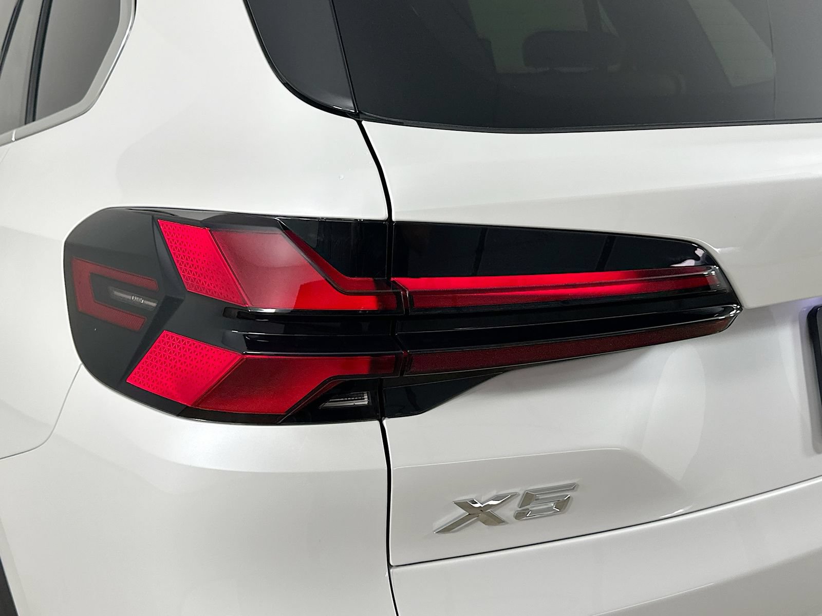 New 2026 BMW X5 xDrive40i w/ Premium Package AWD/4WD image 12