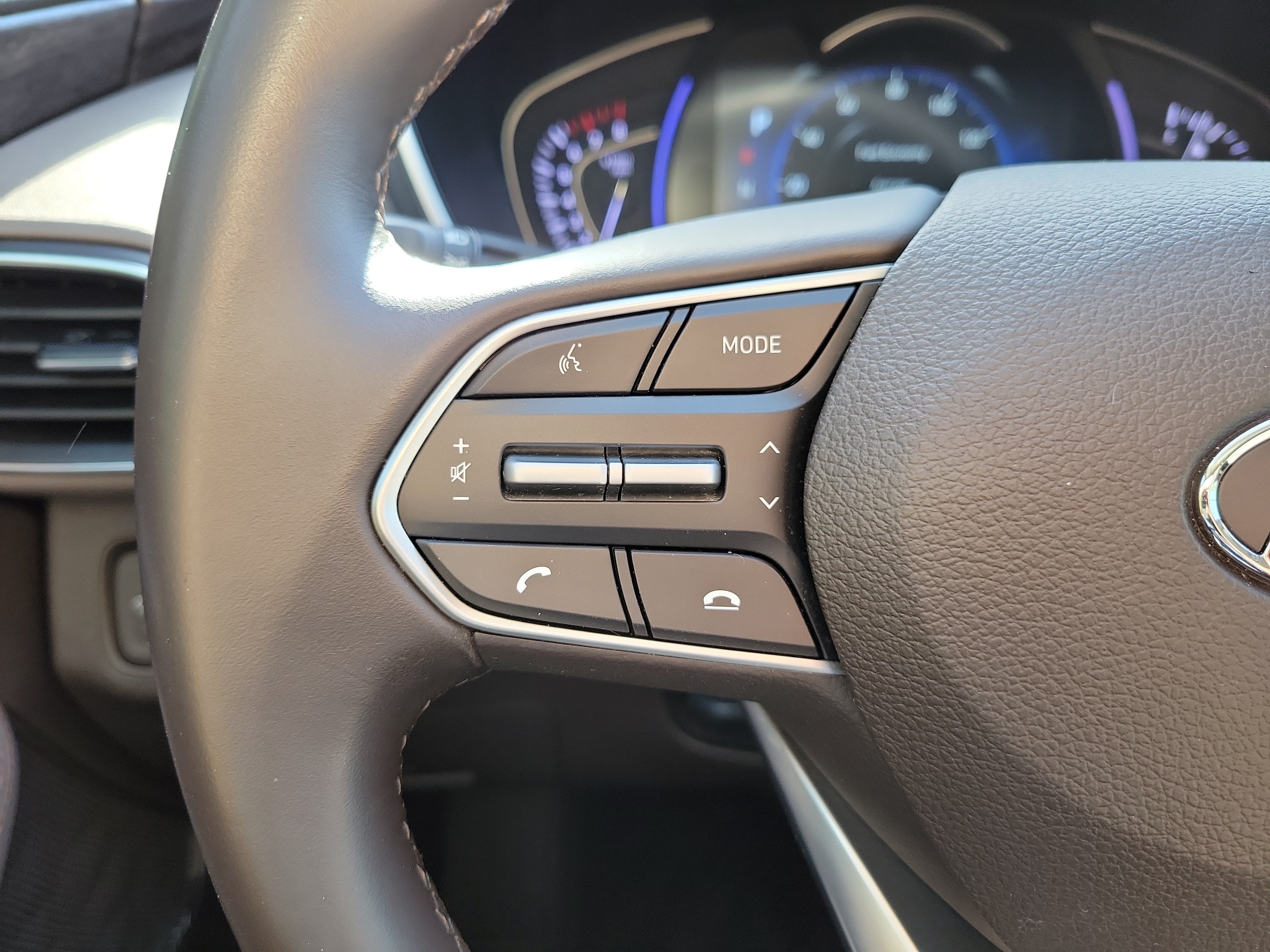 Used 2020 Hyundai Santa Fe SEL w/ Convenience + Premium Package FWD image 29