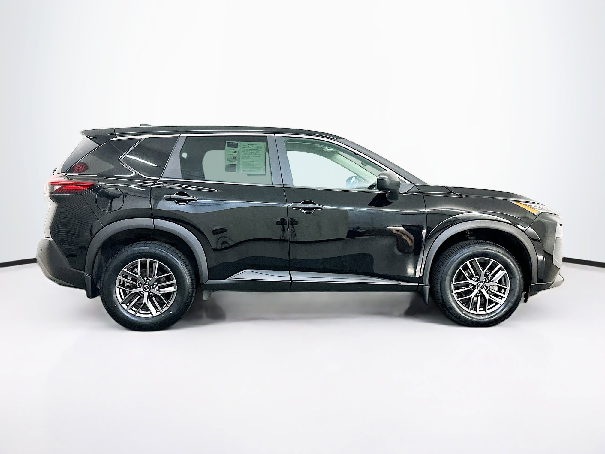 Used 2023 Nissan Rogue S image 10