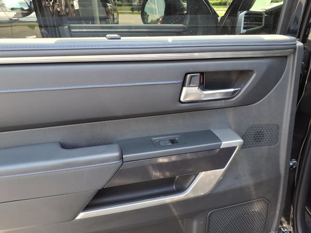 Used 2025 Toyota Sequoia Platinum AWD/4WD image 6