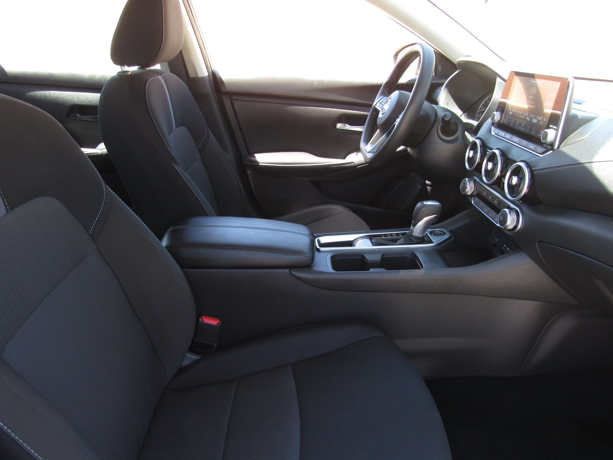 Used 2025 Nissan Sentra SV FWD image 8