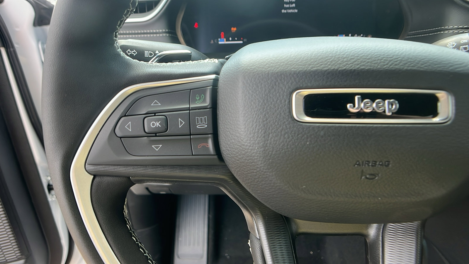 New 2025 Jeep Grand Cherokee L Altitude image 25