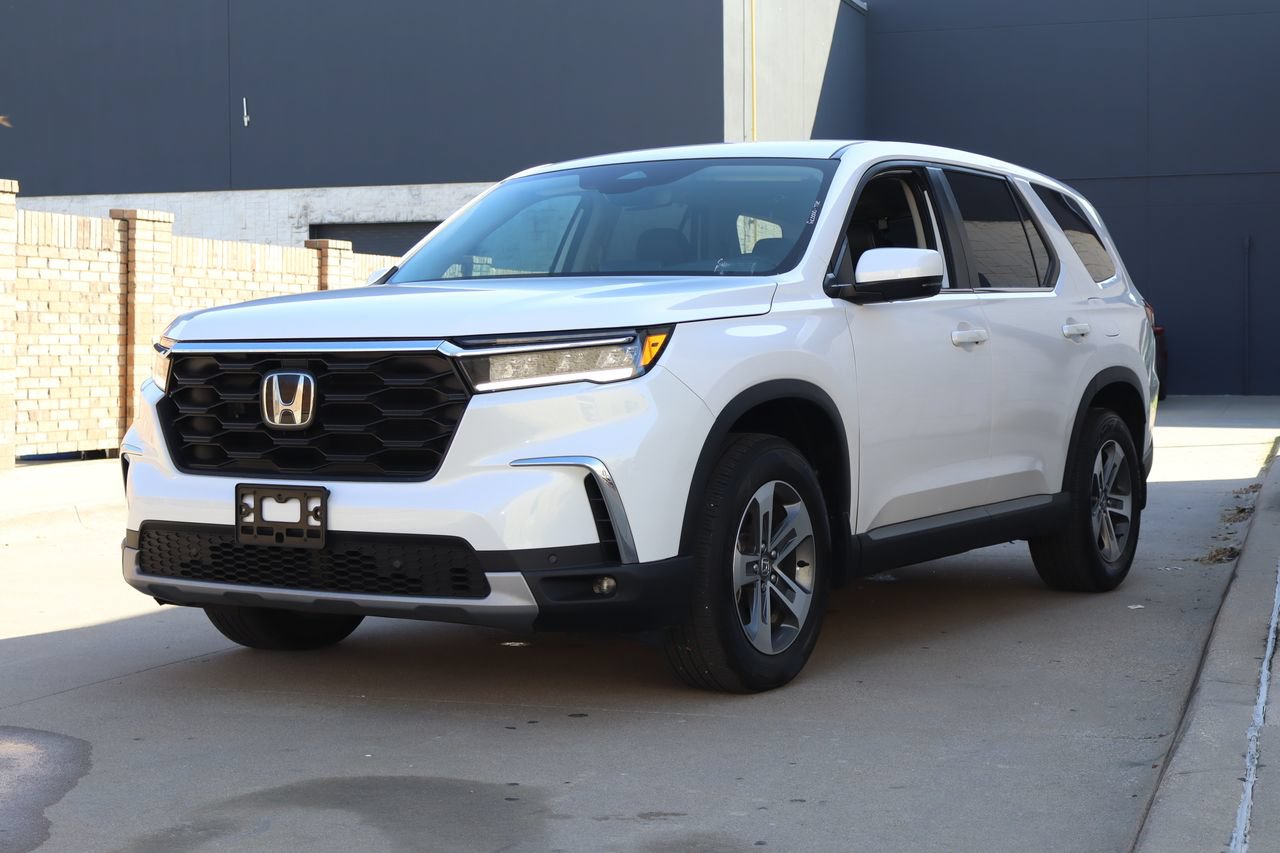 Used 2025 Honda Pilot EX-L image 2