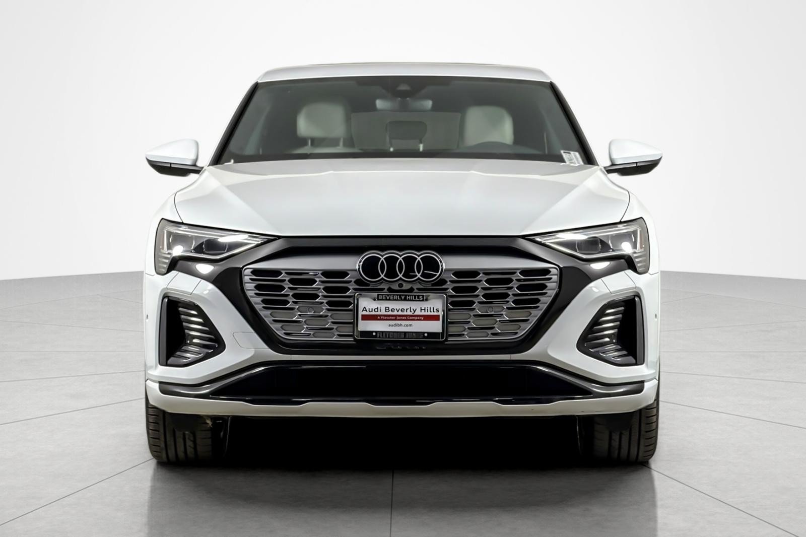 Used 2024 Audi Q8 e-tron Premium Plus w/ Premium Plus Package AWD/4WD image 8