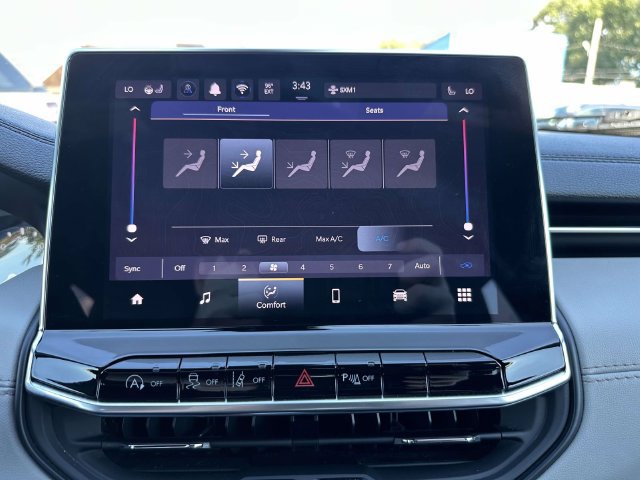 Certified 2024 Jeep Compass Limited w/ Sun and Sound Group AWD/4WD image 37