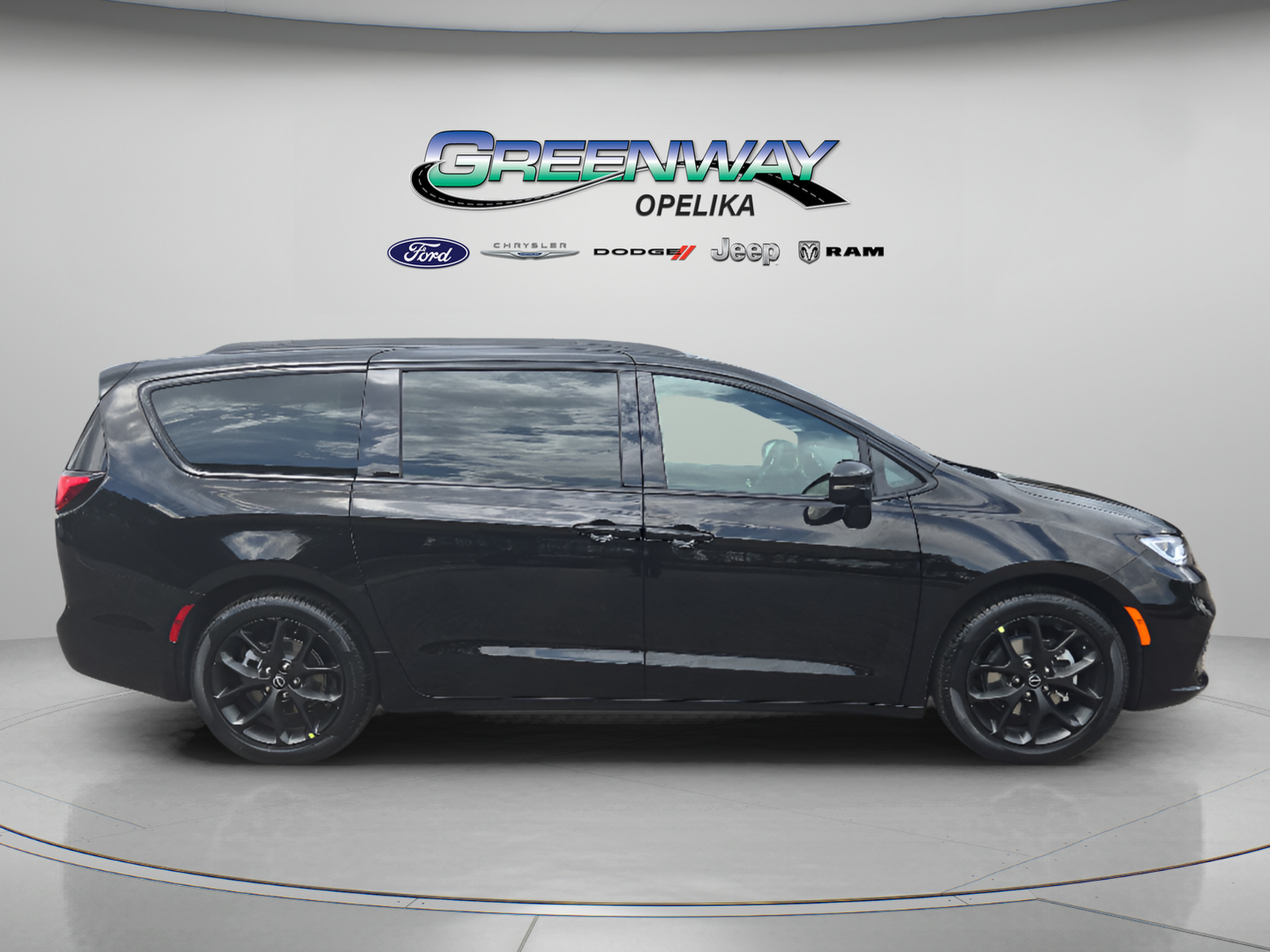 New 2026 Chrysler Pacifica Select w/ S Appearance Package FWD image 6