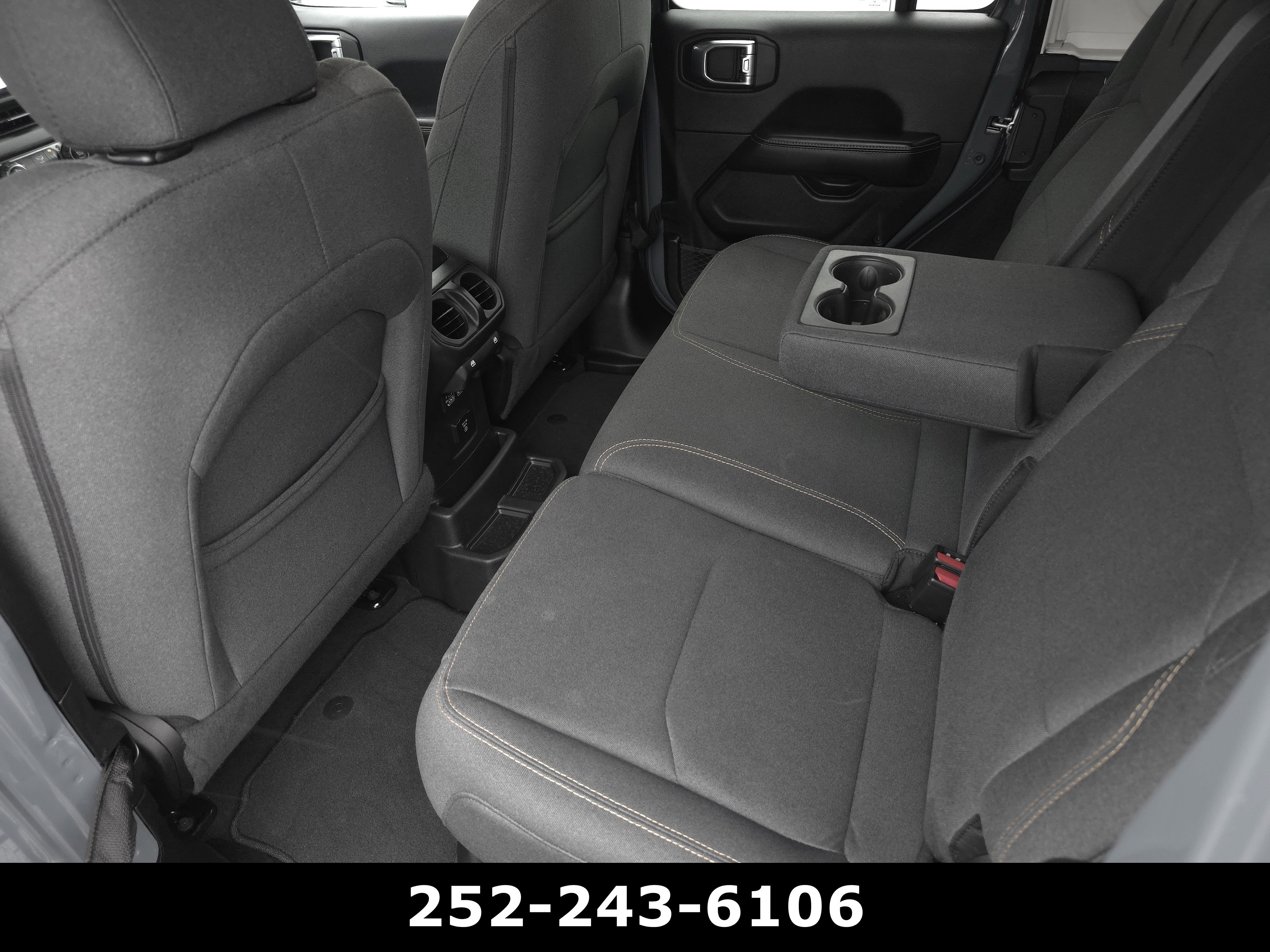Used 2025 Jeep Wrangler Sahara image 25