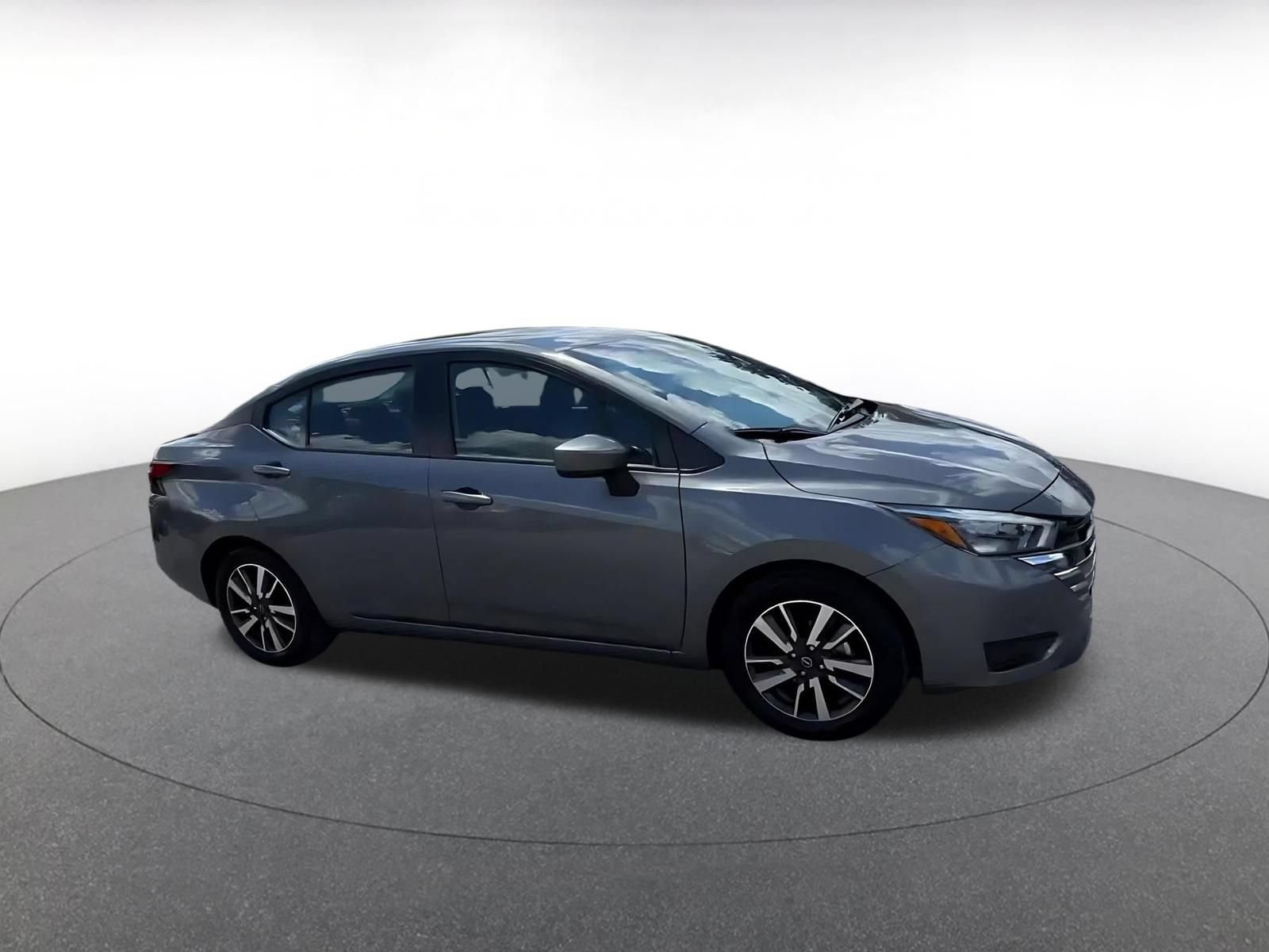 Used 2025 Nissan Versa SV FWD image 2
