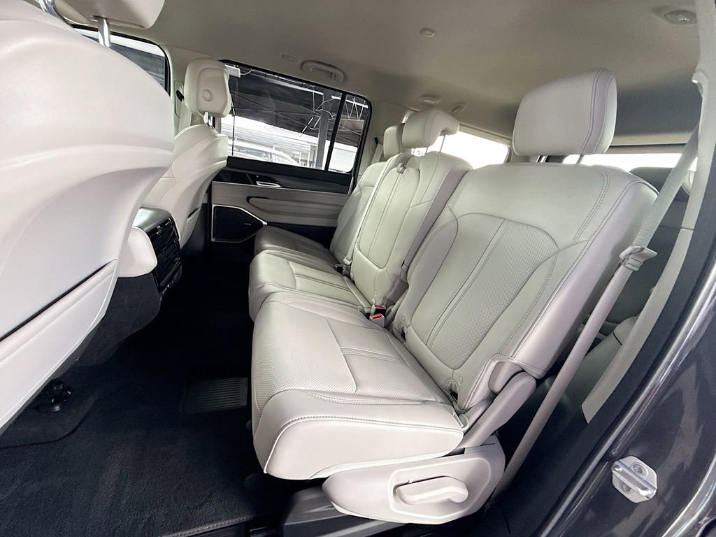 New 2024 Jeep Wagoneer Series II w/ Flexible Seating Group image 24