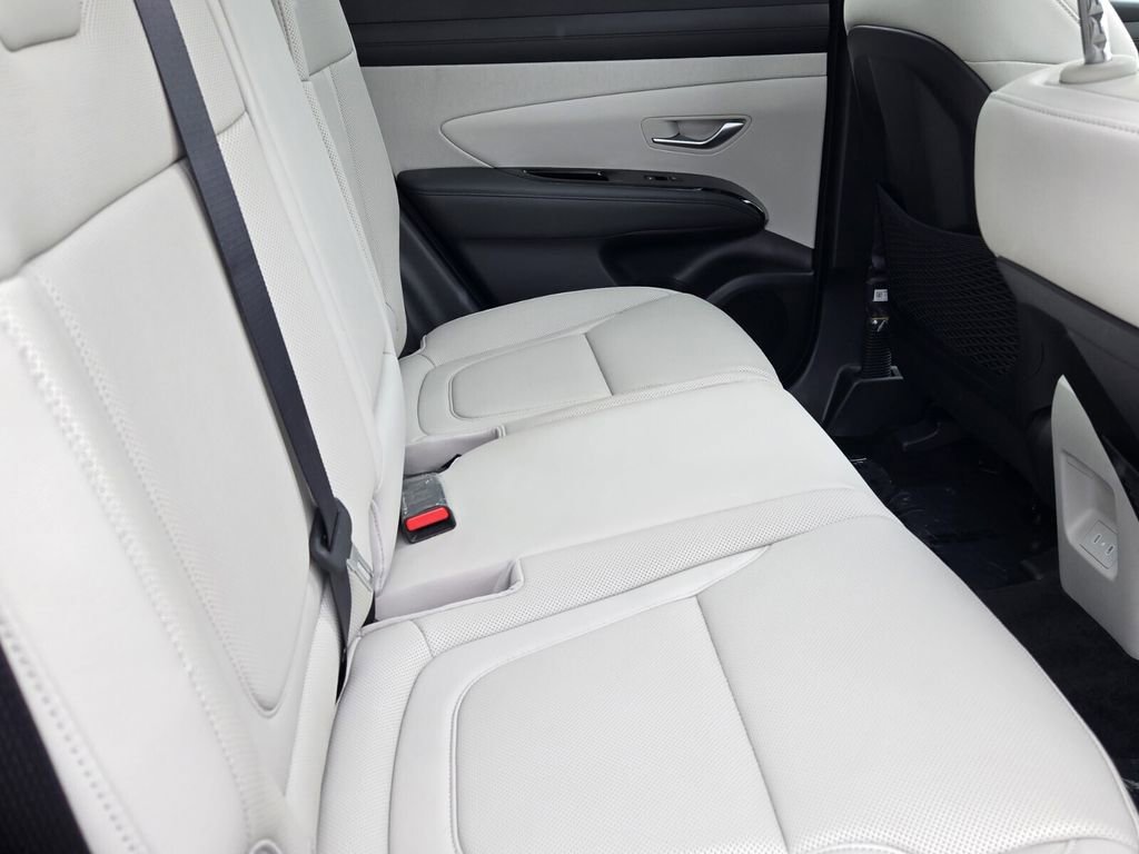 Certified 2025 Hyundai Tucson Limited FWD image 15