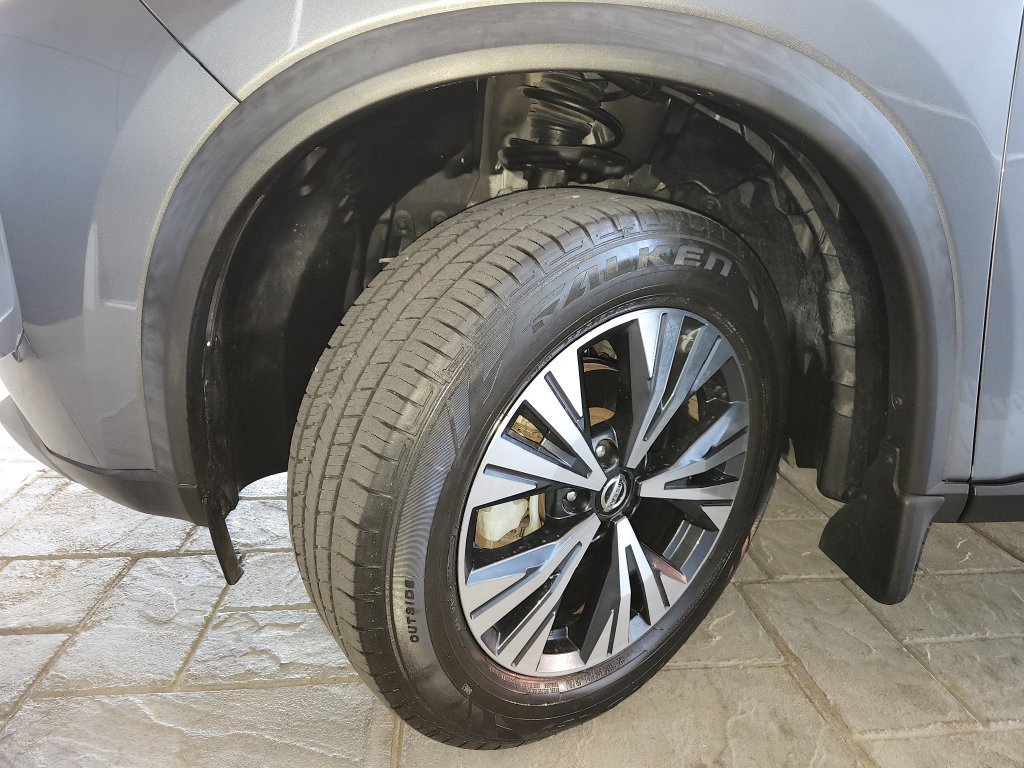 Used 2021 Nissan Rogue SV FWD image 32