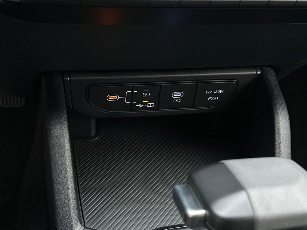 New 2025 Kia K4 FWD image 22