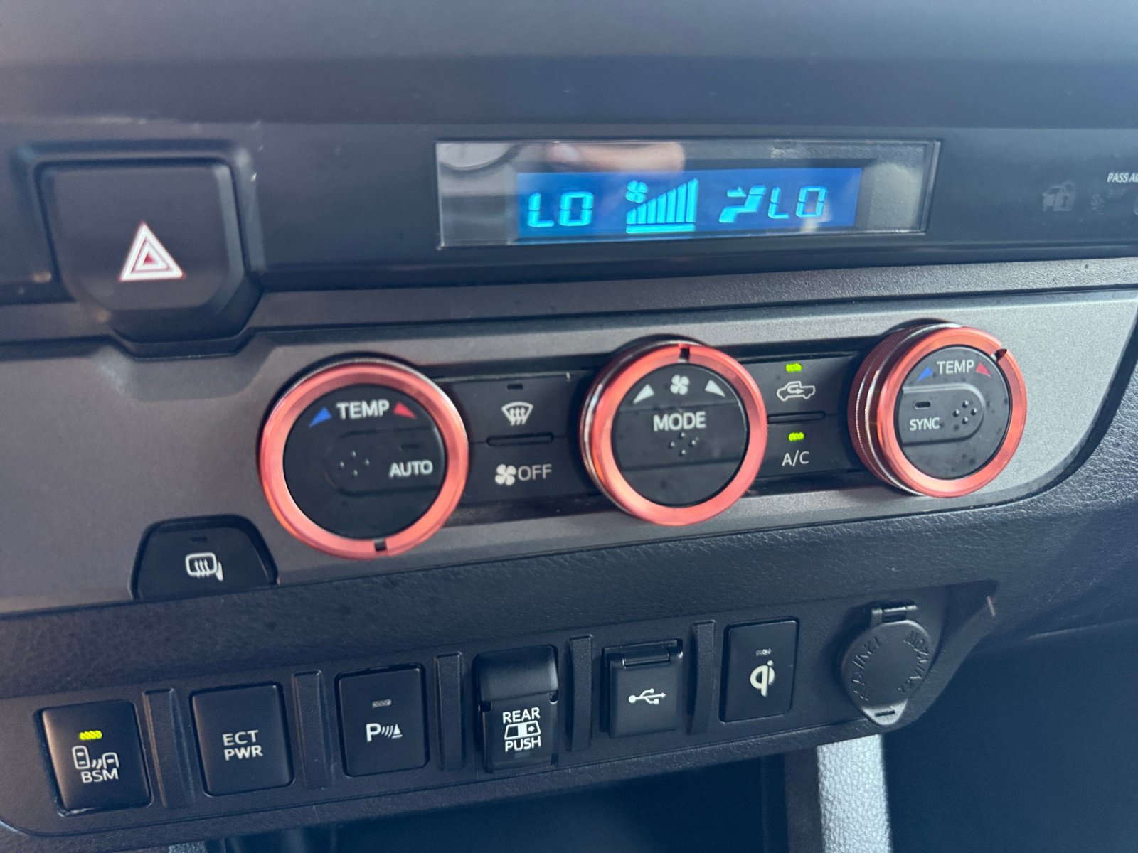 Used 2021 Toyota Tacoma TRD Off-Road w/ Technology Package RWD image 19