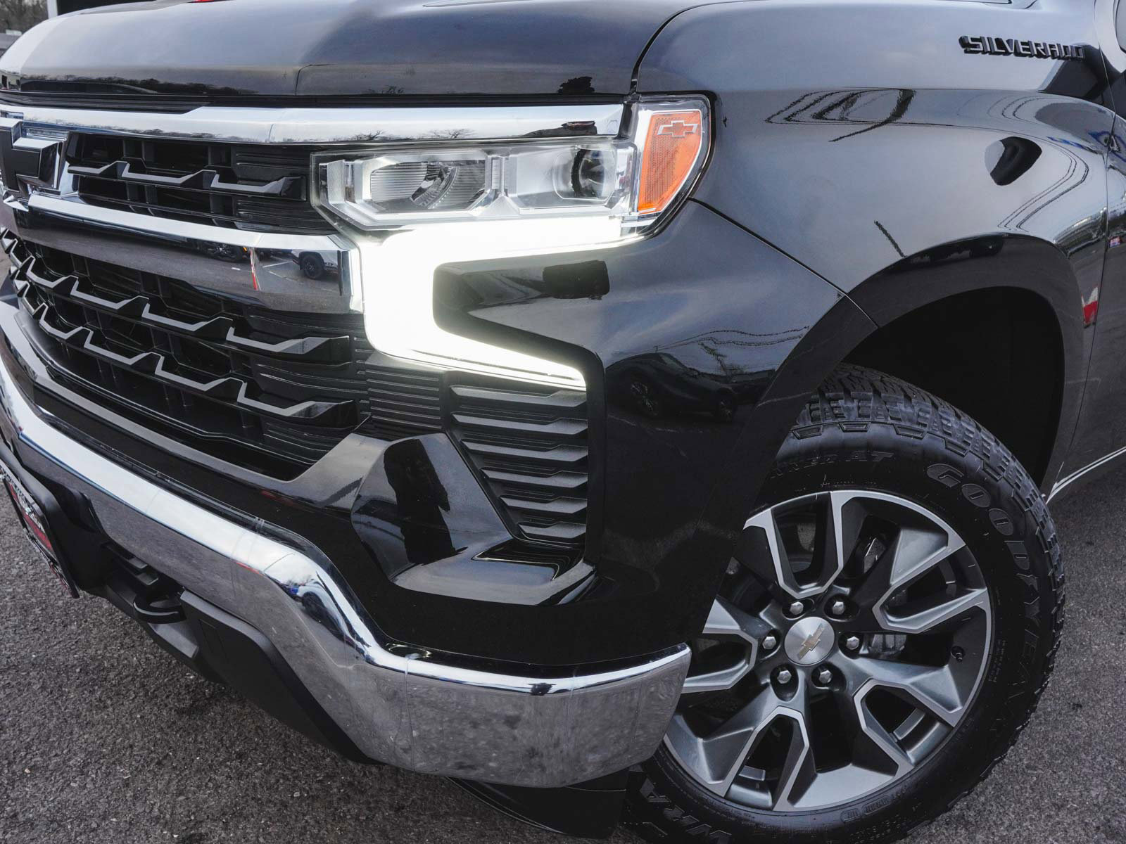 Used 2023 Chevrolet Silverado 1500 LT w/ LPO, Dark Essentials Package image 40