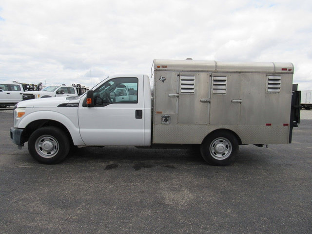 Used 2014 Ford F250 XL w/ Power Equipment Group RWD image 2
