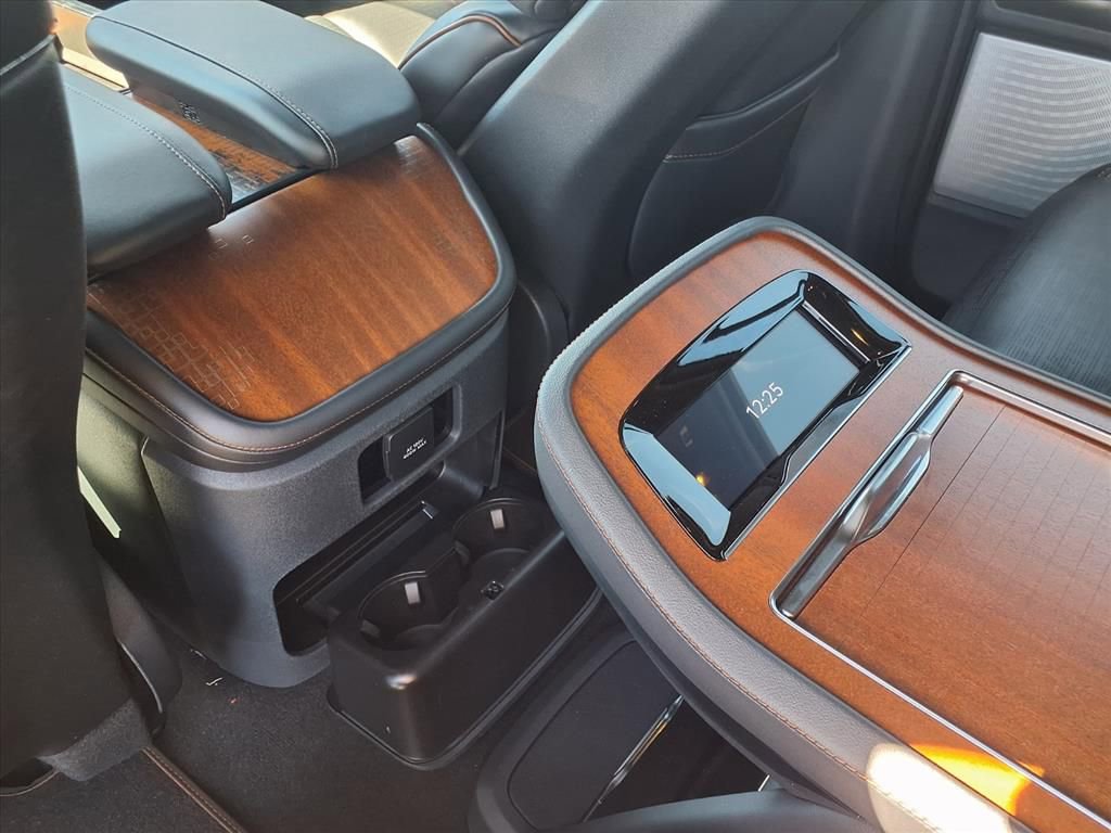 New 2026 Lincoln Navigator L Black Label image 13