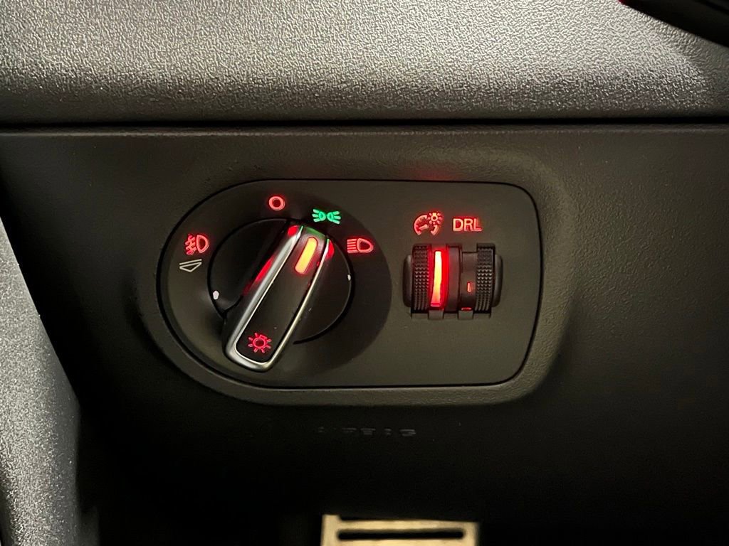 Used 2009 Audi TT 2.0T image 11